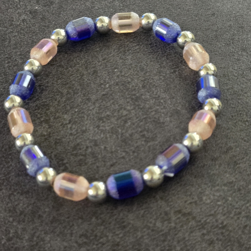 Elegant Blue and Pink Beaded Bracelet. 313